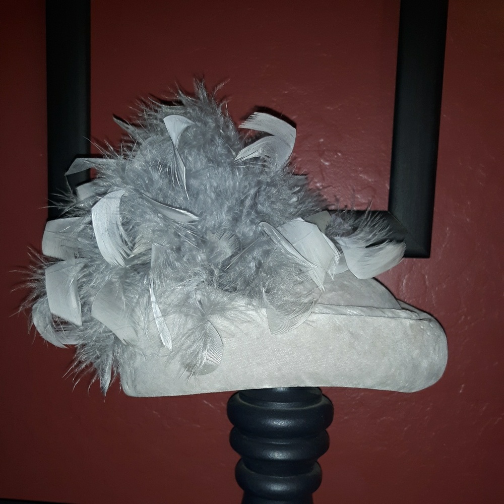🖤STUNNING!! Silver/Gray Velvet Hat🖤